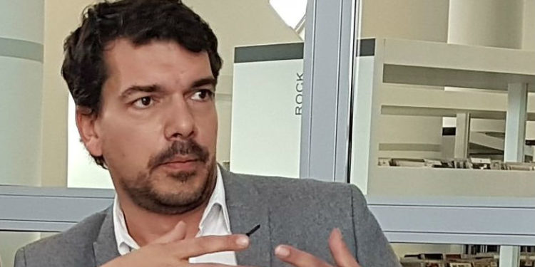 Le maire de Vitrolles Loïc Gachon