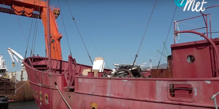 La discothèque flottante le Razzle toujours à quai