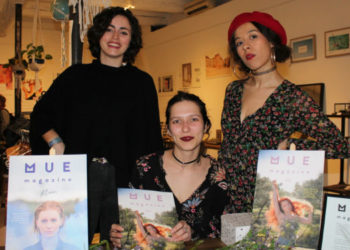 Une partie de l'équipe de Mue autour de la fondatrice Zoé Pons, au centre (©Dominique Villanueva)