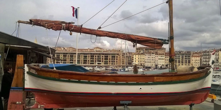 Soit dit en passant : « sacrifice », « courage » et « honneur » au fronton des écoles