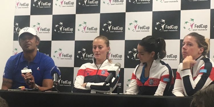 L'équipe en larme pour le départ de Noah. fed cup