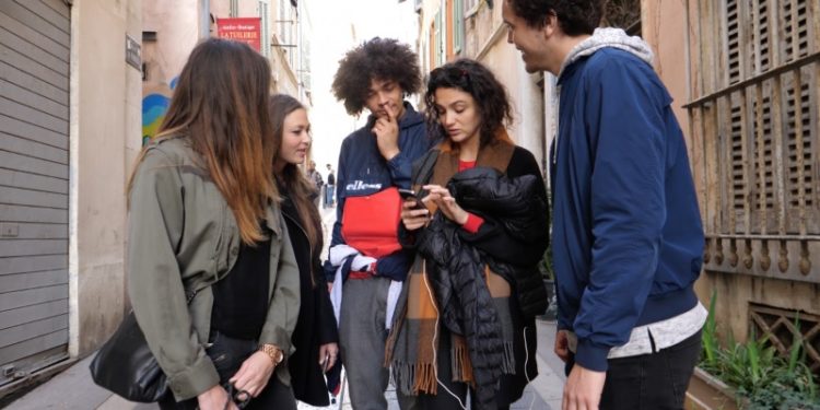 Plus belle la Vie lance son appli « L’enquête à Marseille »