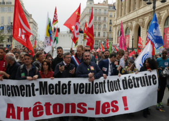 A Marseille, Mélenchon, syndicats et partis de gauche font bloc contre la politique d’Emmanuel Macron
