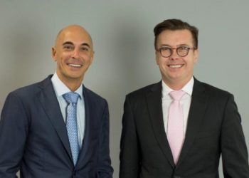 A droite, Olivier Tahon, le directeur général de Parlym. A sa gauche, Johann Charrier, le P-dg.