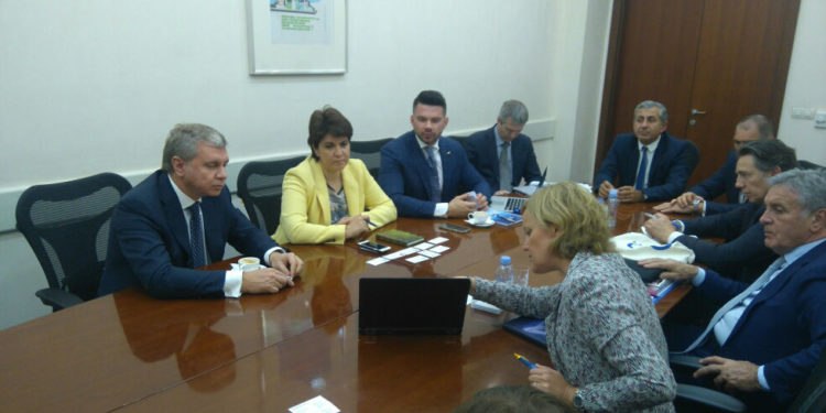 En Russie, les élus marseillais soutiennent un projet de ligne aérienne Marseille-Moscou