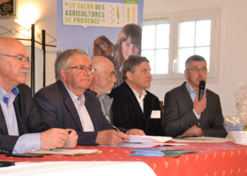 Les partenaires du Salon des Agricultures de Provence, lors de la conférence de presse à Arles du jeudi 3 mai.