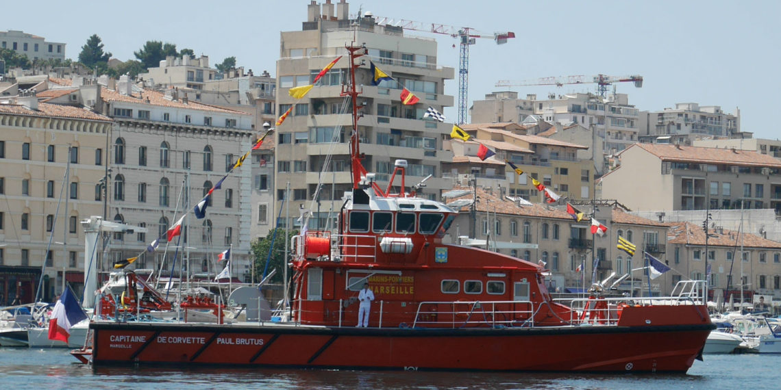 Le PaulBrutus, le nouveau bateau pompe des marinspompiers de Marseille Gomet' Le PaulBrutus, le nouveau bateau pompe des marinspompiers de Marseille Gomet'