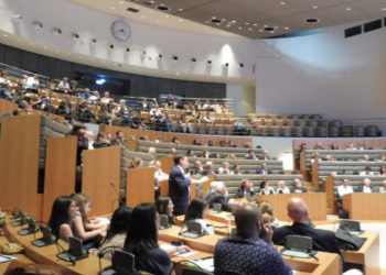 L'hémicycle du Conseil départemental a accueilli la conférence débat organisée par l'Adil (Photo Gomet')