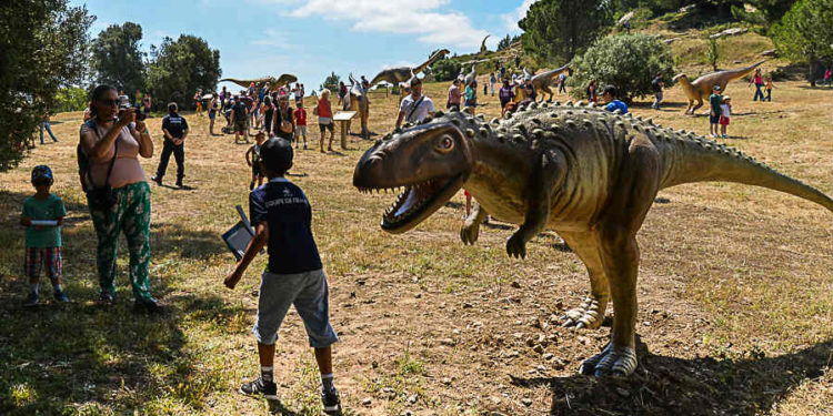 La visite du parc Dinosaur'Istres est gratuite. Un plaisir pour les familles accessible à deux du centre-ville dans un cadre naturel superbe (Photo Ted Alter).