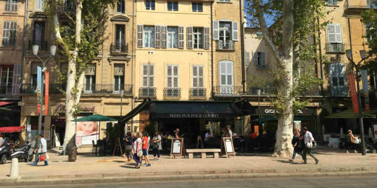 Le cours Mirabeau à Aix (Archives JFE/Gomet').