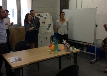 Marthe Pommié présente le Lab zéro à Mounir Mahjoubi