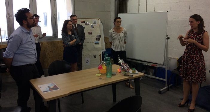 Marthe Pommié présente le Lab zéro à Mounir Mahjoubi