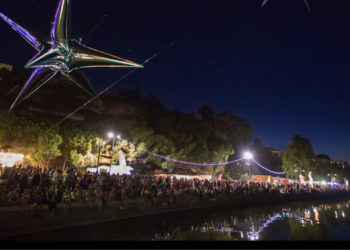 Gros succès lors du premier Jeudi Etoilé de la saison, le 19 juillet 2018 au bord de l'étang de l'Olivier (photo Ville d'Istres).