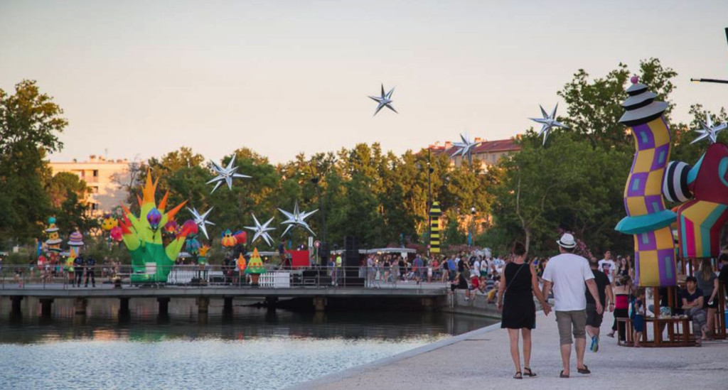 Nouvelle décoration, nouvelles animations, nouveaux thèmes pour les feux d'artifices. Les Jeudis Etoilés d'Istres vont vous en mettre plein les yeux (Photo Ville d'Istres).