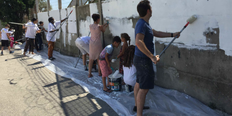 Jean-Luc Mélenchon vient soutenir les parents d’élèves de l’école de La Viste