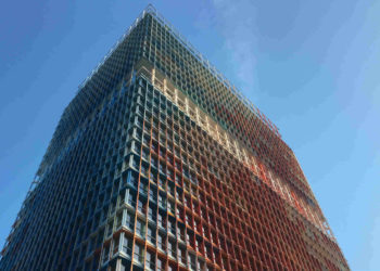 La tour La Marseillaise « emblème du renouveau » de la cité phocéenne a été livrée