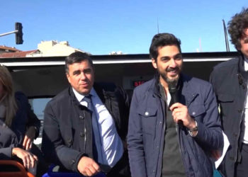 Julien Guedj (avec le micro) et la famille Swaton associée dans Colorbüs. (Photo NK)