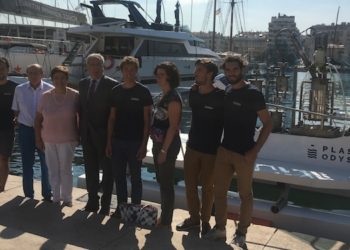 Plastic Odyssey : un bateau propulsé aux déchets plastiques amarré au Vieux-Port