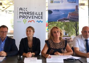 Les professionnels du tourisme réunis autour de de Danielle Milon, la présidente de Provence Tourisme (Crédit DR).