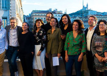 Une partie de la nouvelle équipe du club de la presse autour de la présidente Elsa Charbit (Photo TA)