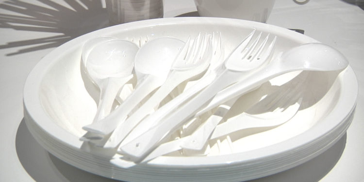 L’amendement qui bouscule les habitudes plastiques de la vente à emporter