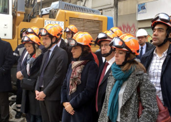Aux côtés de Julien Denoramqndie, les élus, parlementaires, experts... se sont recueillis sur les lieux du drame, rue d'Aubagne