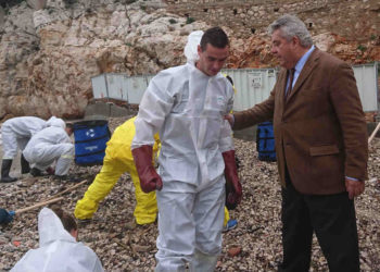 La pollution par hydrocarbure s’étend jusqu’à la plage de Piémanson