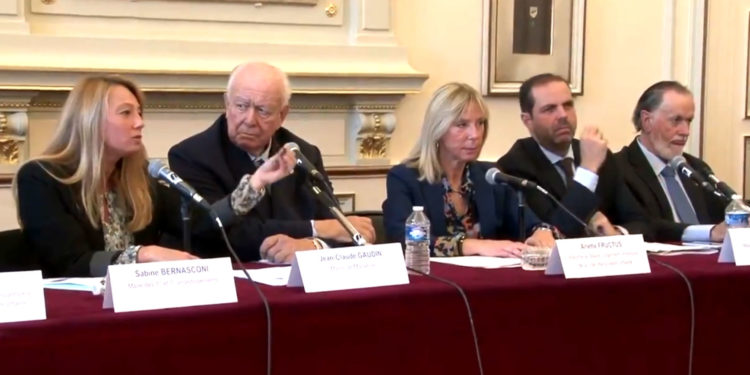 Jean-Claude Gaudin reçoit les collectifs d’aides aux sinistrés de la rue d’Aubagne