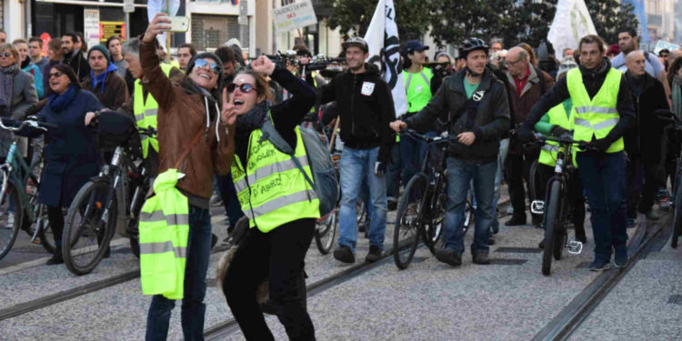 Marche pour le climat et gilets jaunes ensemble à Marseille… avant les casseurs