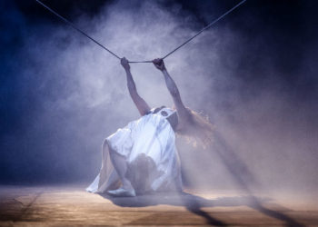 Le spectacle Lexicon de la compagnie NoFit State Circus au Village des chapiteaux de la BIAC