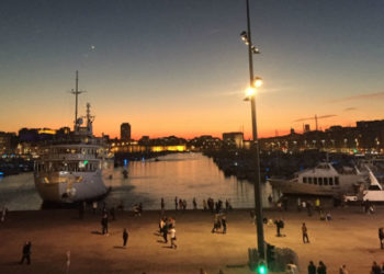 Soit dit en passant : la balle au centre-ville