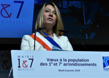 La cérémonie des voeux de Sabine Bernasconi (LR) chahutée par le collectif du 5 Novembre