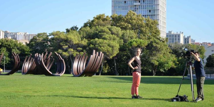 Soit dit en passant : cette part des Lumières qu’ils découvraient sur le promontoire du Pharo