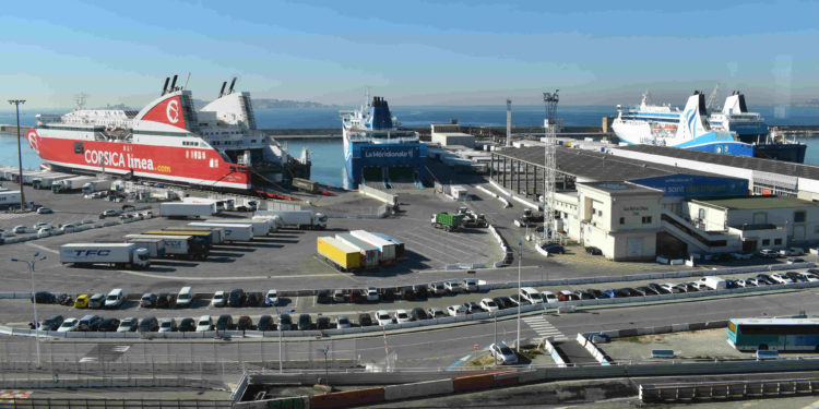 Le port de Marseille Fos récompense les armateurs qui réduisent leur pollution