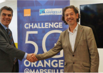 Daniel Sperling, adjoint au maire à l'innovation, et Fabien Finucci, délégué régional Marseille Provence Orange.
