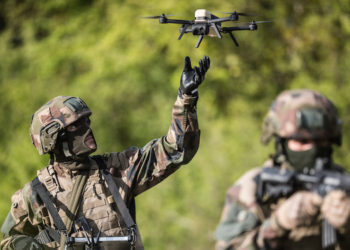 Novadem équipe l'armée de terre françaises avec ses micro-drones NX70