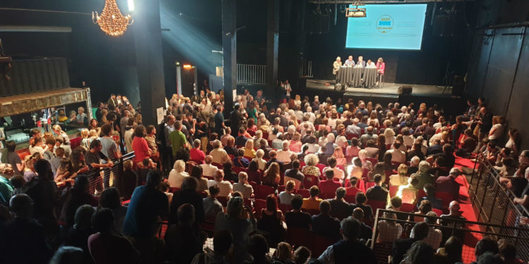 Réunion publique de l'association Mad Mars au Dock des suds vendredi 7 juin 2019 (Photo JYD/Gomet').