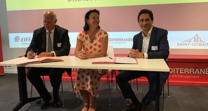 Hugues Parant, DG d'Euroméditerranée, Laure-Agnès Caradec, présidente d'Euroméditerranée et Patrice Richard, Président de Saint-Gobain Distribution Bâtiment France