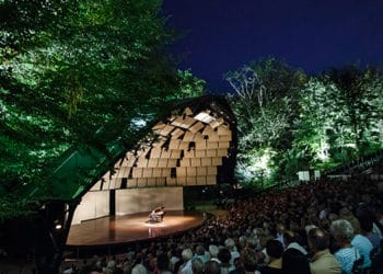 Scène principale de la Roque d'Anthéron. Un Festival soutenu par les mécènes. ©Christophe Gremiot