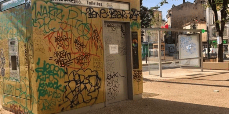 Toilettes publiques La Plaine