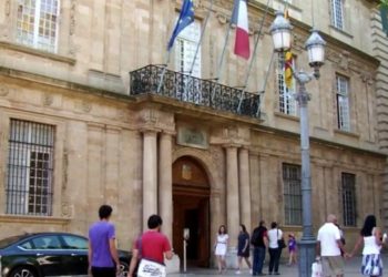 Le collectif « Aix en partage » cherche à séduire la société civile