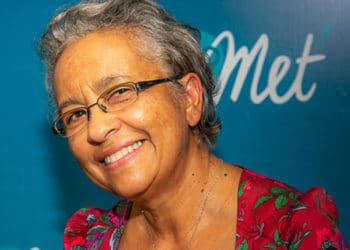 [Santé] Fusion des établissements de santé d’Arles : Monica Michel applaudit