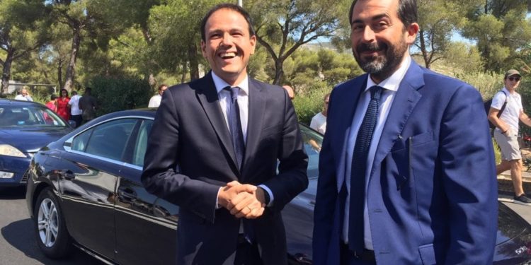 Johan Bencivenga à droite avec le secrétaire d'Etat au numérique Cédric O vendredi 6 septembre à Kedge (Crédit photo Gomet'/JFE)