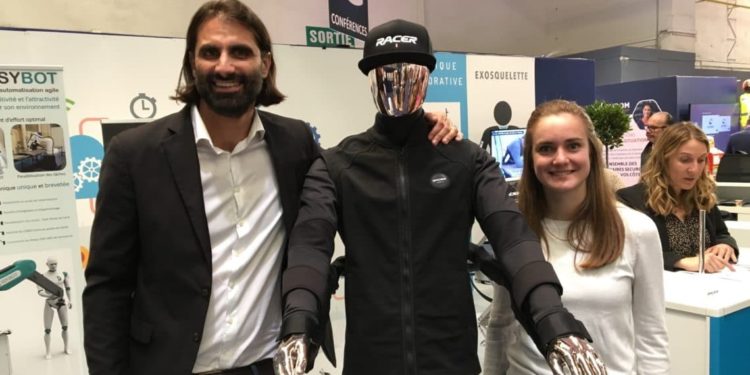 Le P-dg de Racer, Florent Katchikian, a présenté sa veste avec exosquelette au salon Preventica