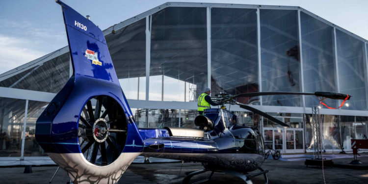 L'Usine extraordinaire ouvre ses portes sur l'esplanade du J4 jeudi 14 novembre (Photo F Moura).