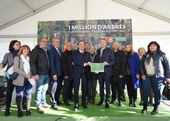 Renaud Muselier a donné le coup d'envoi du plan 1 million d'arbres de la Région (crédit : Région Sud)