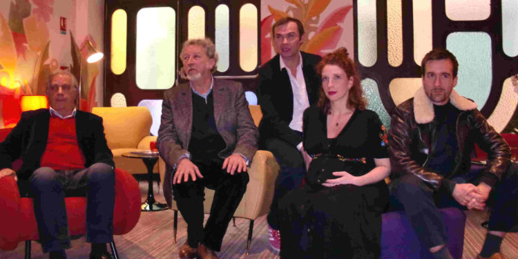 Guediguian et son équipe d'acteurs de Gloria Mundi