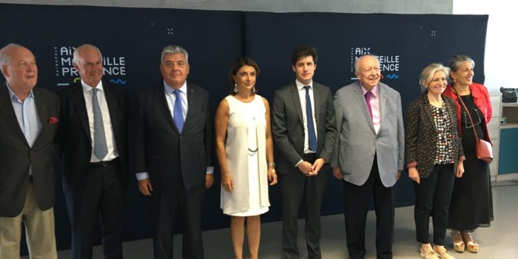 Le ministre du logement, Julien Denormandie, aux côtés de Martine Vassal, présidente de la Métropole, Jean-Claude Gaudin, le maire de Marseille et Hugues Parant, DG d'Euroméditerranée lors de la signature du PPA en juillet dernier