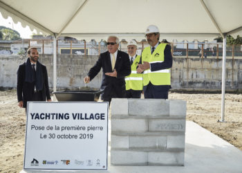 De gauche à droite : Jean-Yves Saussol, DG La Ciotat Shipyards, Antoni Tio, Président du Cluster de Barcelone, Frédéric Moncany de Saint Aignan, Président du Cluster Maritime Français et Patrick Boré, maire de La Ciotat