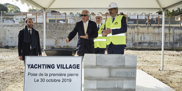 De gauche à droite : Jean-Yves Saussol, DG La Ciotat Shipyards, Antoni Tio, Président du Cluster de Barcelone, Frédéric Moncany de Saint Aignan, Président du Cluster Maritime Français et Patrick Boré, maire de La Ciotat